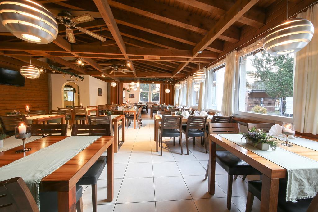 Hotel Grüsch Zewnętrze zdjęcie